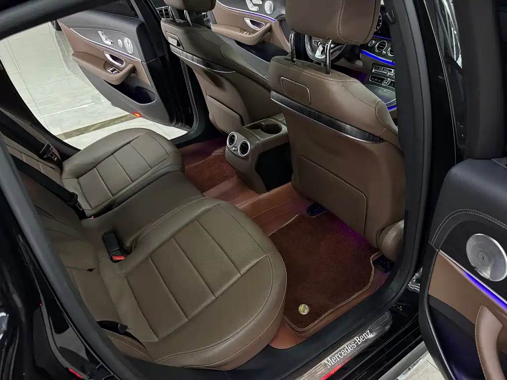 Mercedes-Benz E-Class 2020 — фото 16