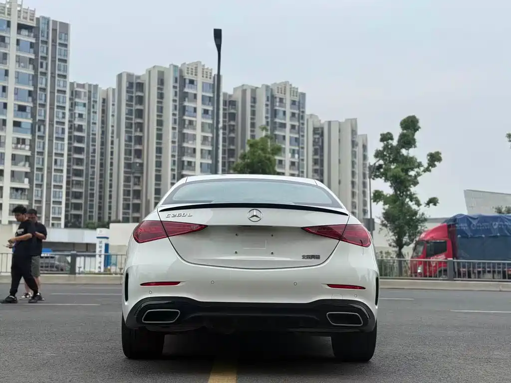 Mercedes-Benz C-Class 2024