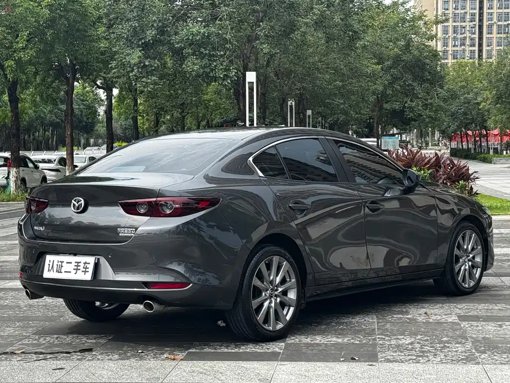 Mazda 3 Axela 2021 — фото 11