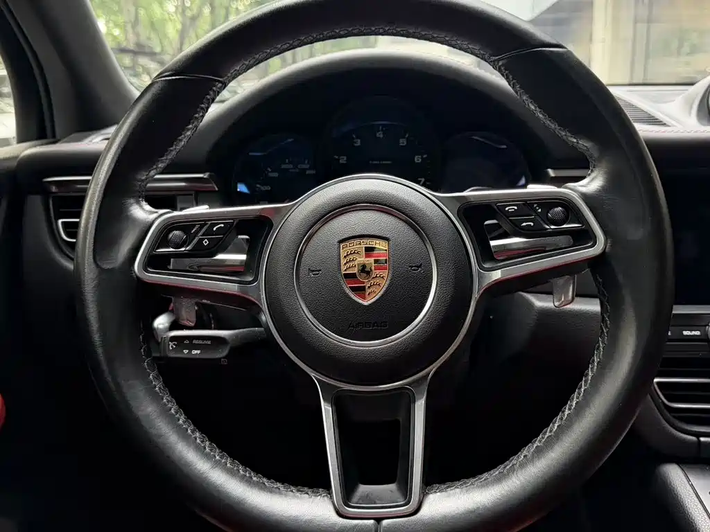 Porsche Macan 2021 — фото 9