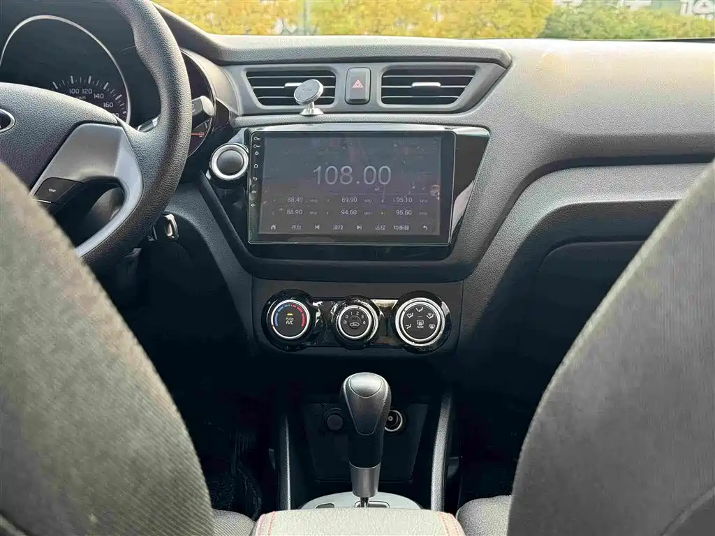 Kia K2 2015 — фото 14