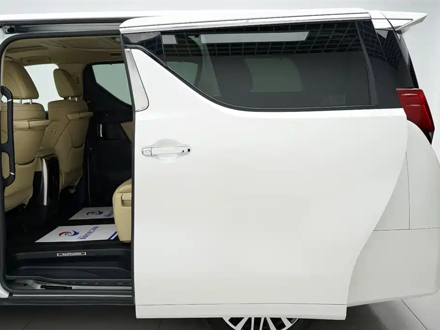 Toyota Alphard 2016 — фото 11