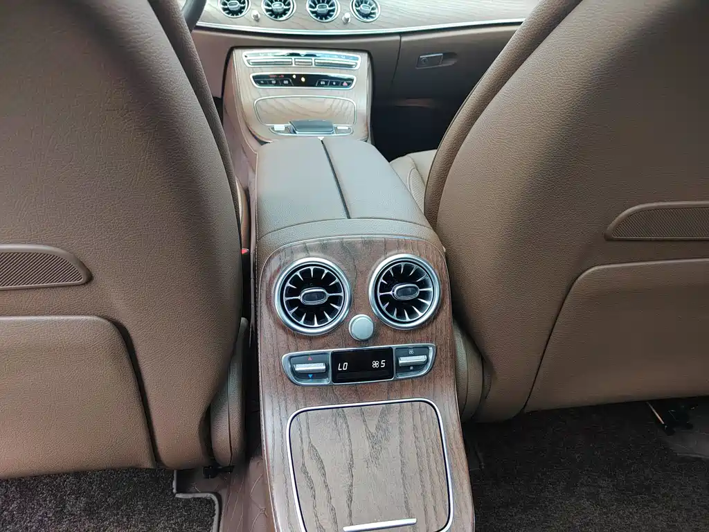 Mercedes-Benz E-Class 2022 — фото 17