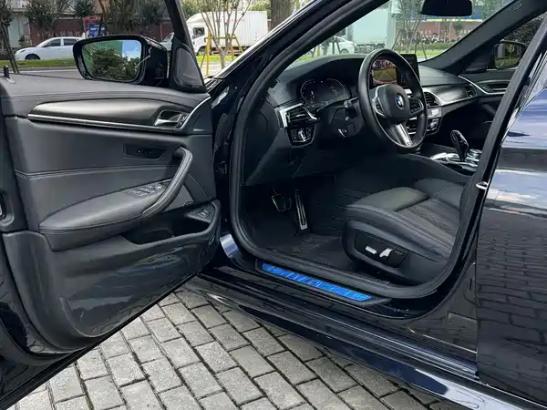 BMW 5 Series 2021