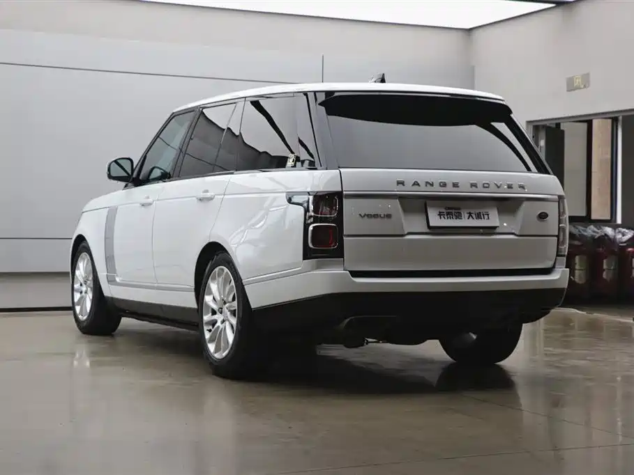 Land Rover Range Rover 2021 — фото 33
