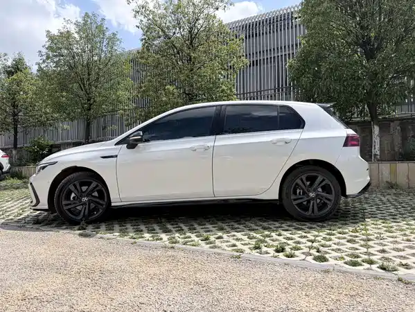 Volkswagen Golf 2023