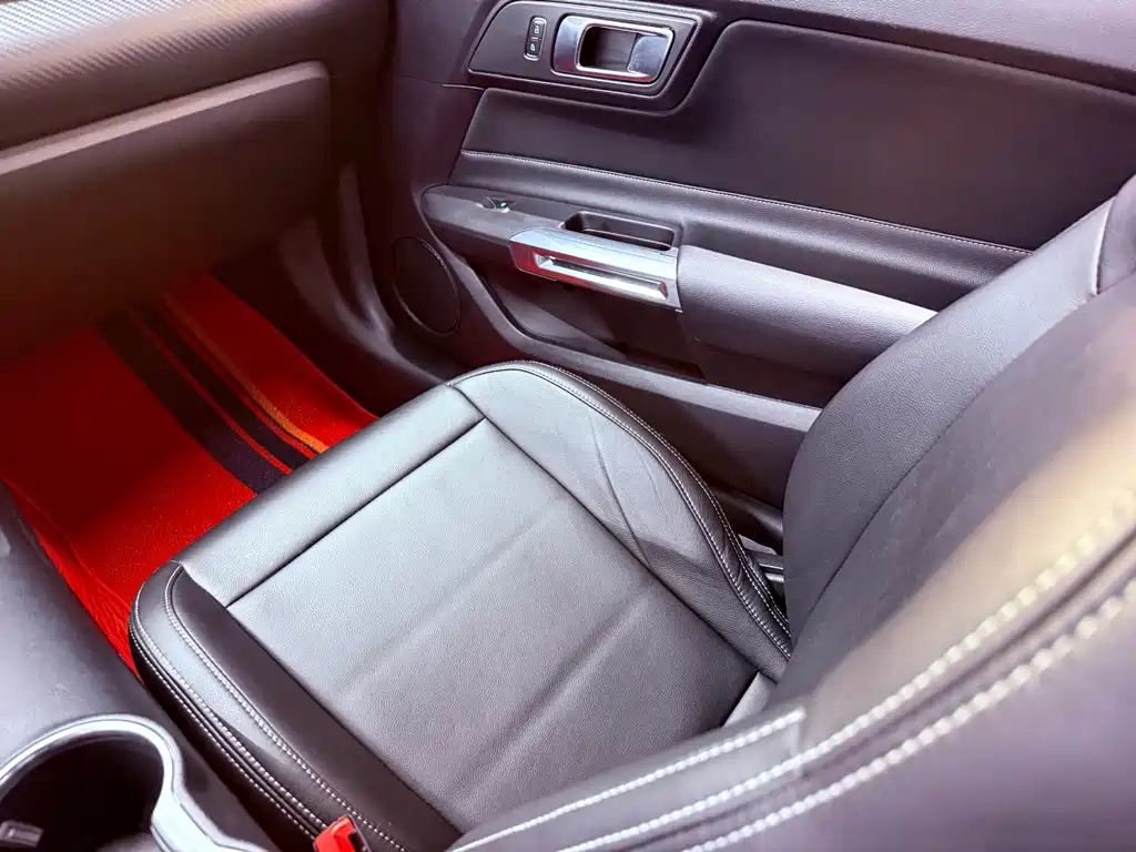 Ford Mustang 2019 — фото 13