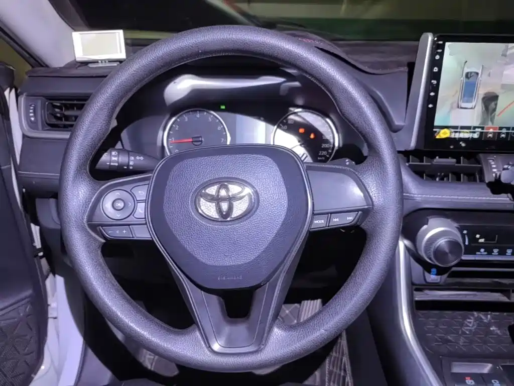 Toyota Wildlander 2022 — фото 11