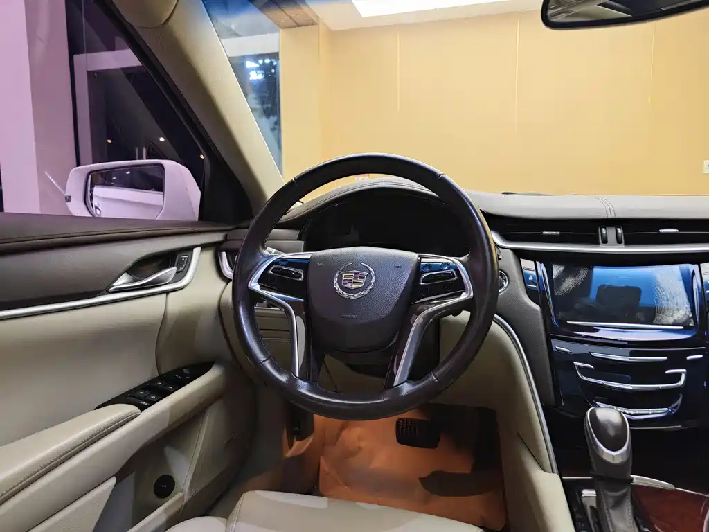 Cadillac XTS 2015 — фото 16