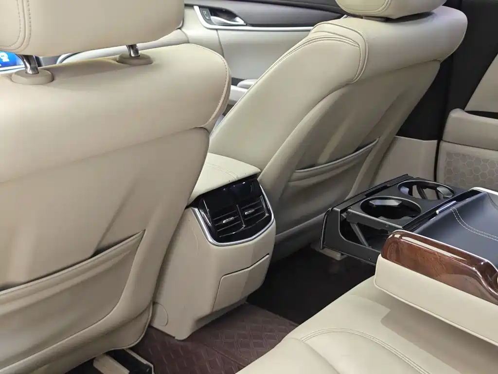 Cadillac XTS 2015 — фото 25