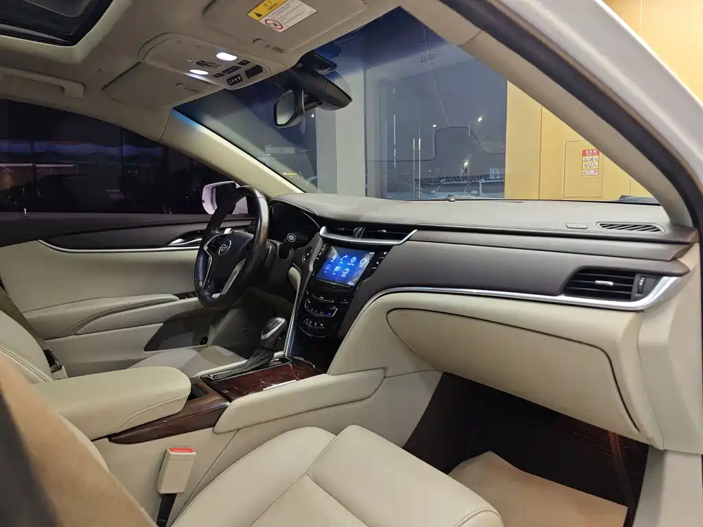 Cadillac XTS 2015 — фото 33