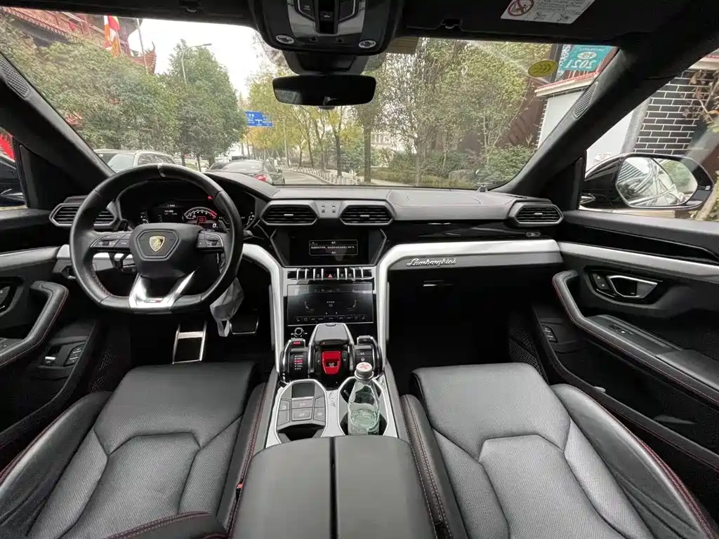 Lamborghini Urus 2019 — фото 2