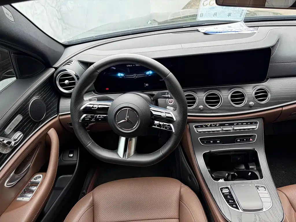 Mercedes-Benz E-Class 2023 — фото 12