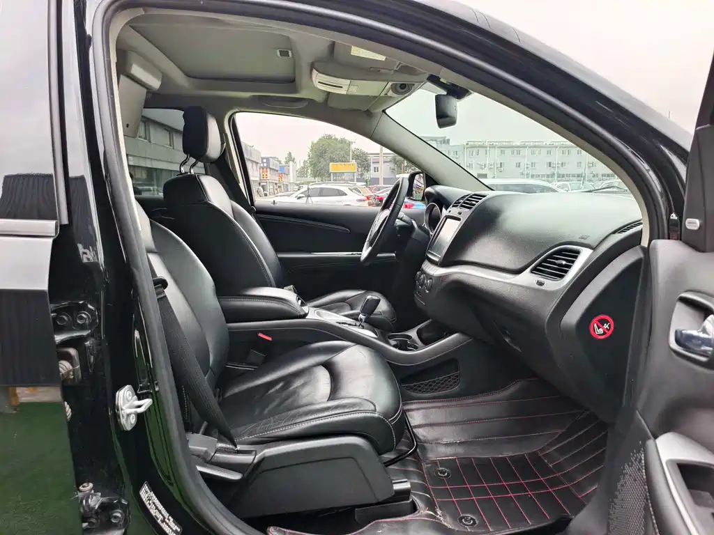 Dodge Journey 2015 — фото 18