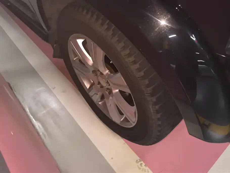Land Rover Discovery 2015 — фото 6