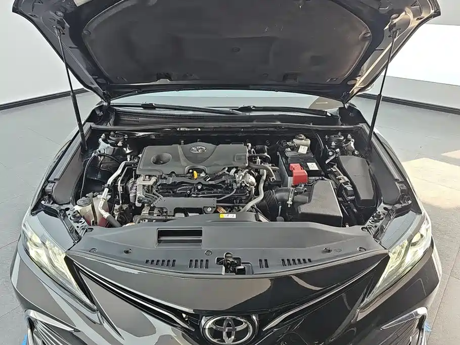 Toyota Camry 2022 — фото 10