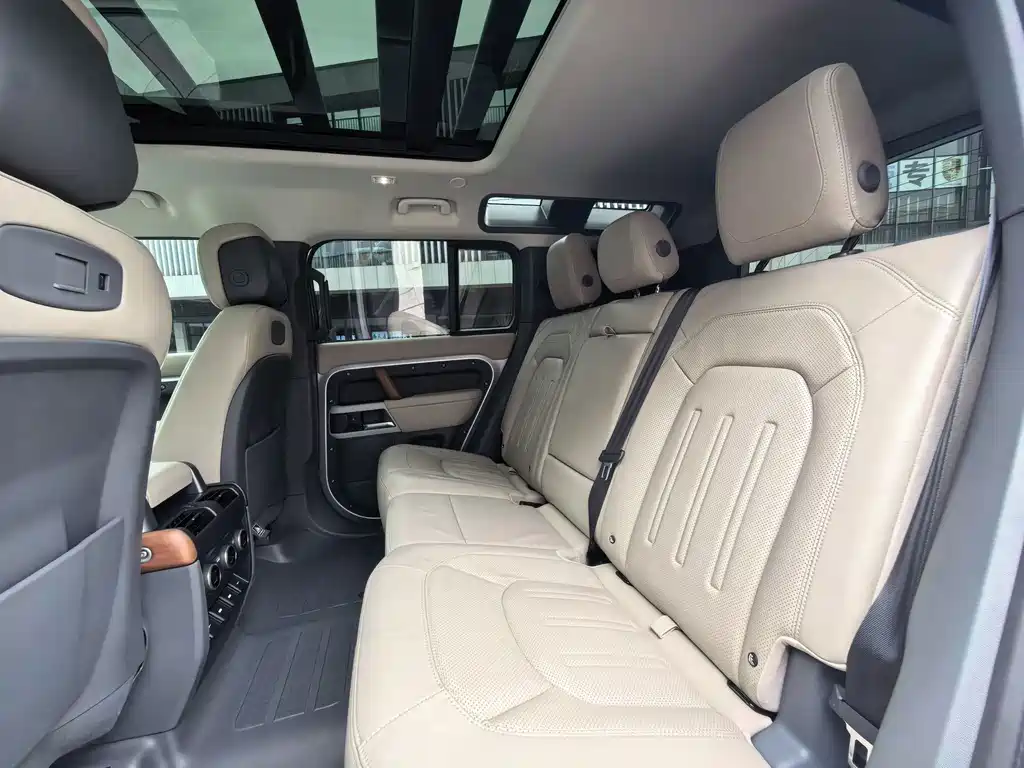 Land Rover Defender 2020 — фото 11