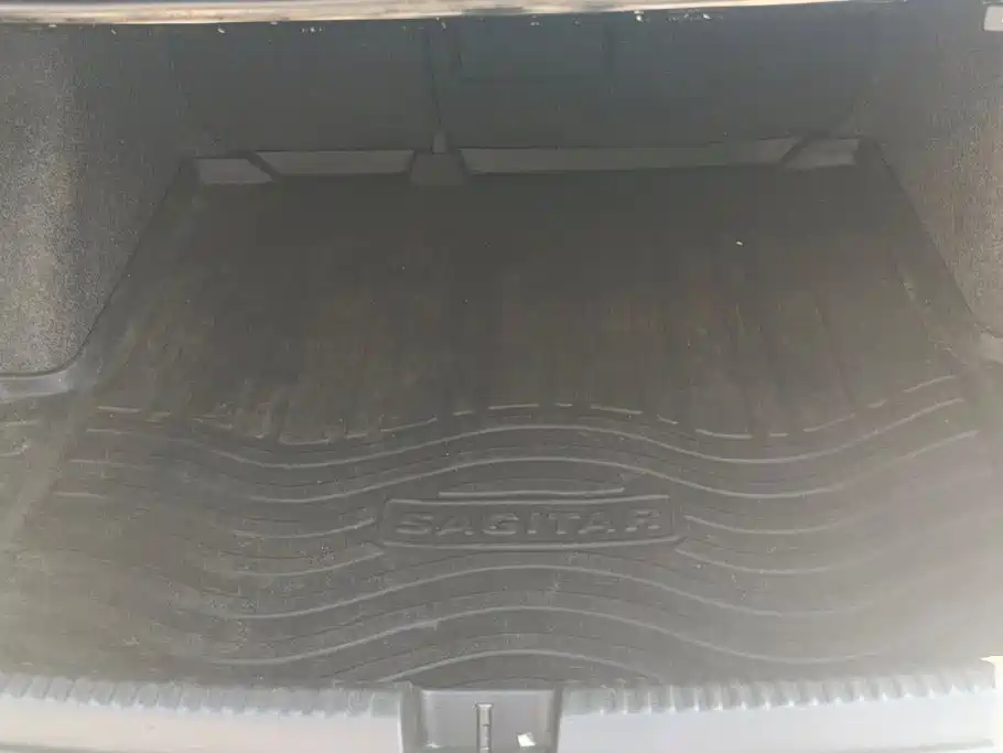 Volkswagen Sagitar 2012