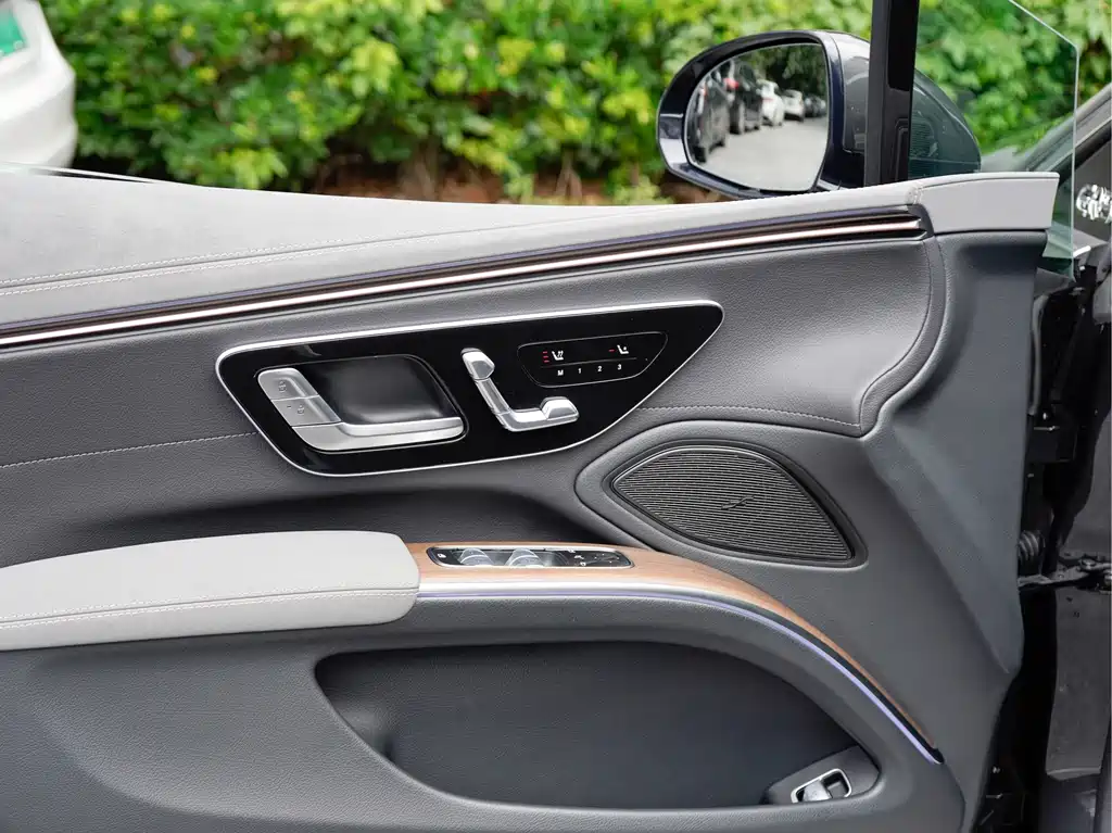 Mercedes-Benz EQS 2023 — фото 15