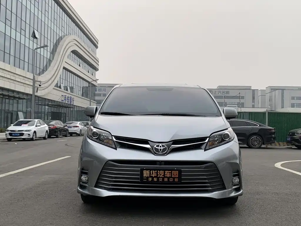 Toyota Sienna 2020 — фото 4