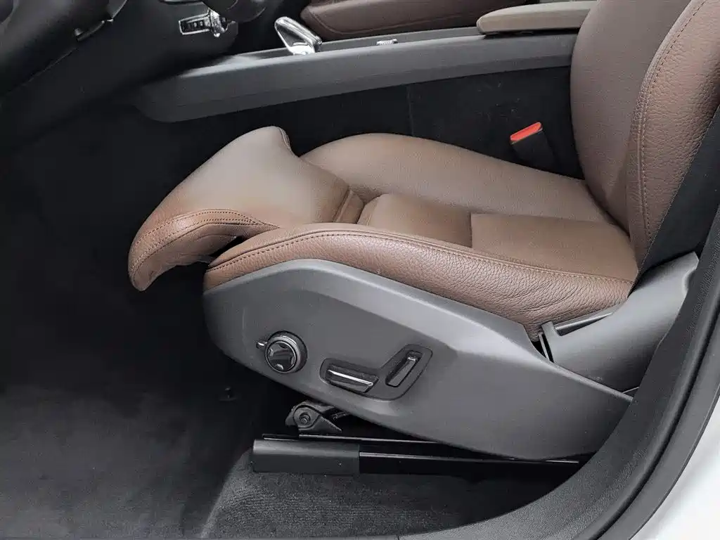 Volvo XC60 2025 — фото 20