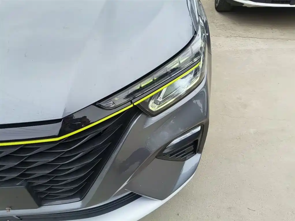 Roewe RX5 New Energy 2021 — фото 24