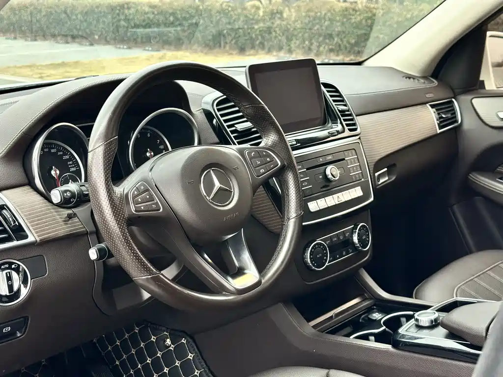 Mercedes-Benz GLE 2018 — фото 9