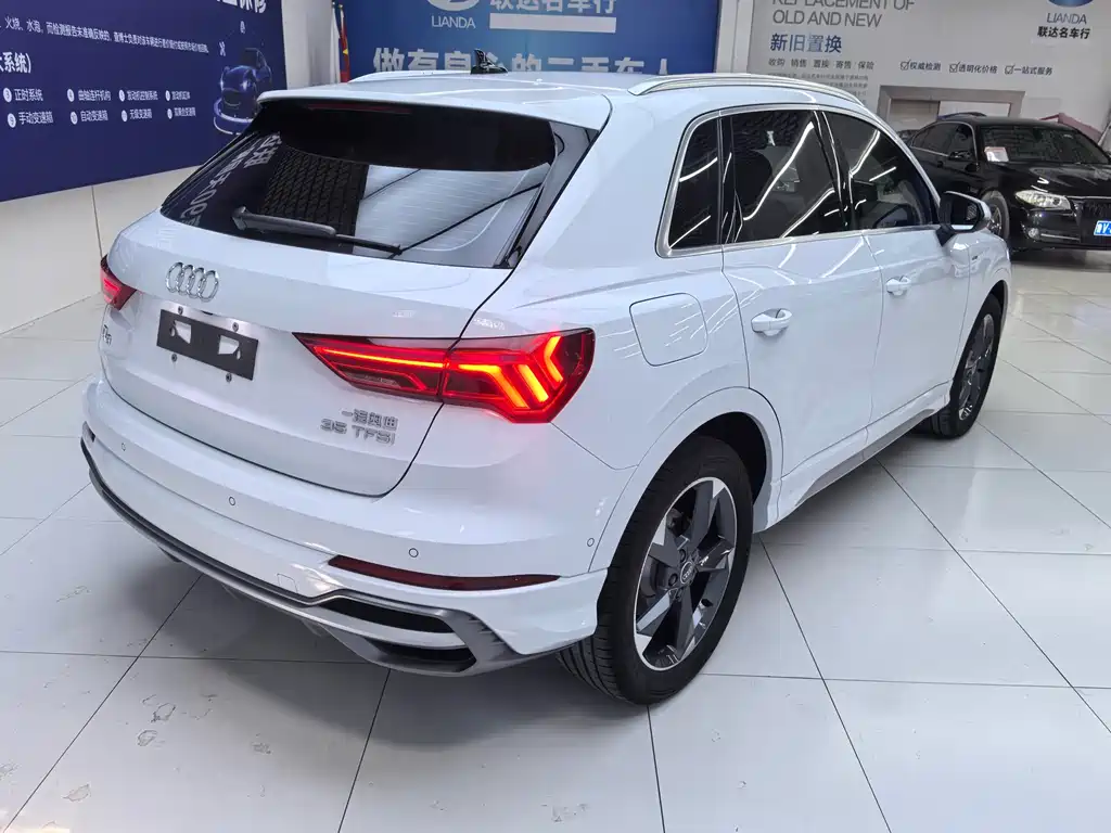 Audi Q3 2022 — фото 18