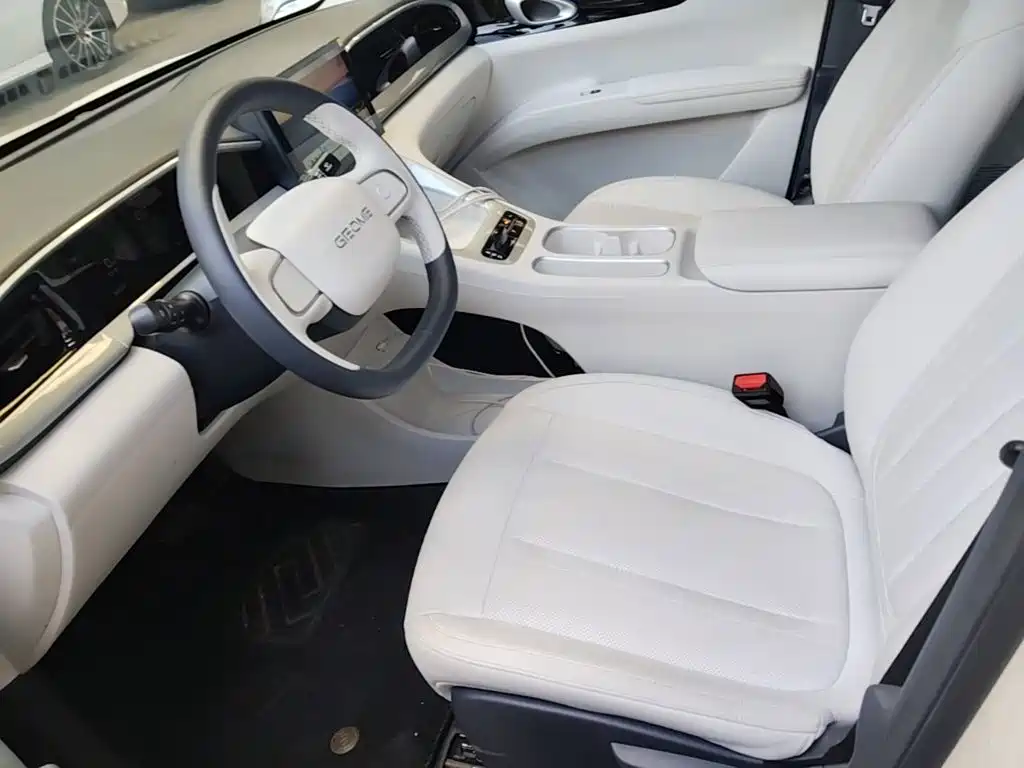 Geely Galaxy Starwish 2026 — фото 15