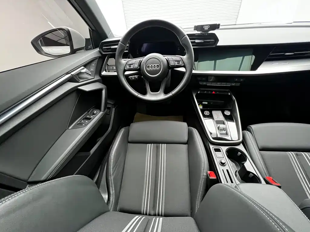 Audi A3 2023 — фото 11
