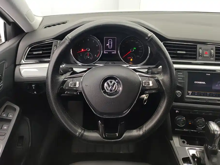 Volkswagen Lamando 2017 — фото 15