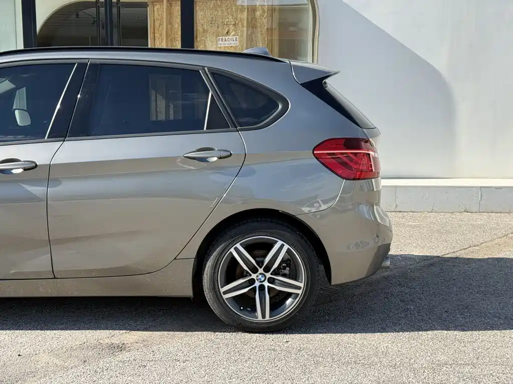 BMW 2 Series Station Wagon 2017 — фото 6