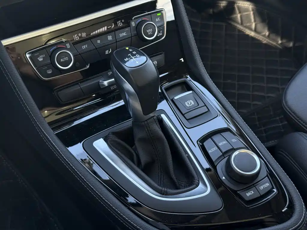 BMW 2 Series Station Wagon 2017 — фото 16
