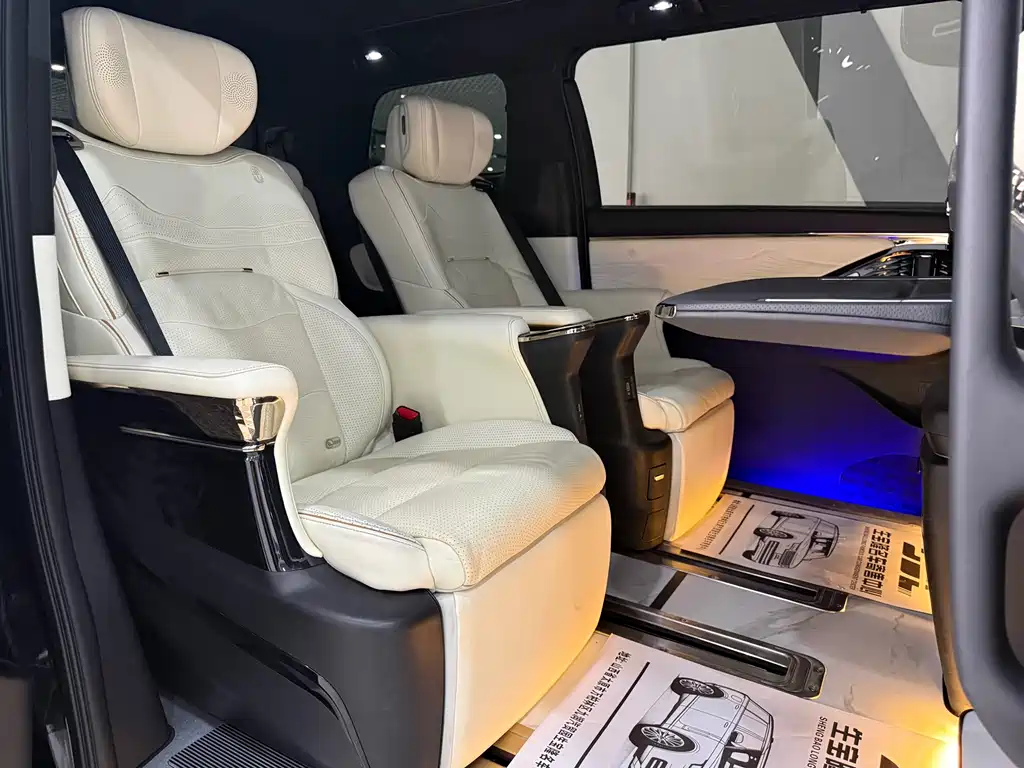 GAC Motor Trumpchi M8 2023 — фото 13