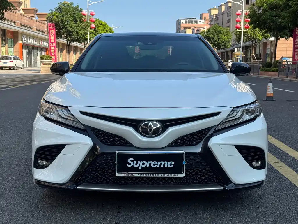 Toyota Camry 2020 — фото 2