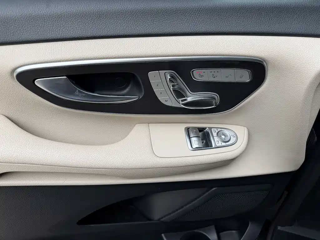 Mercedes-Benz V-Class 2019 — фото 4