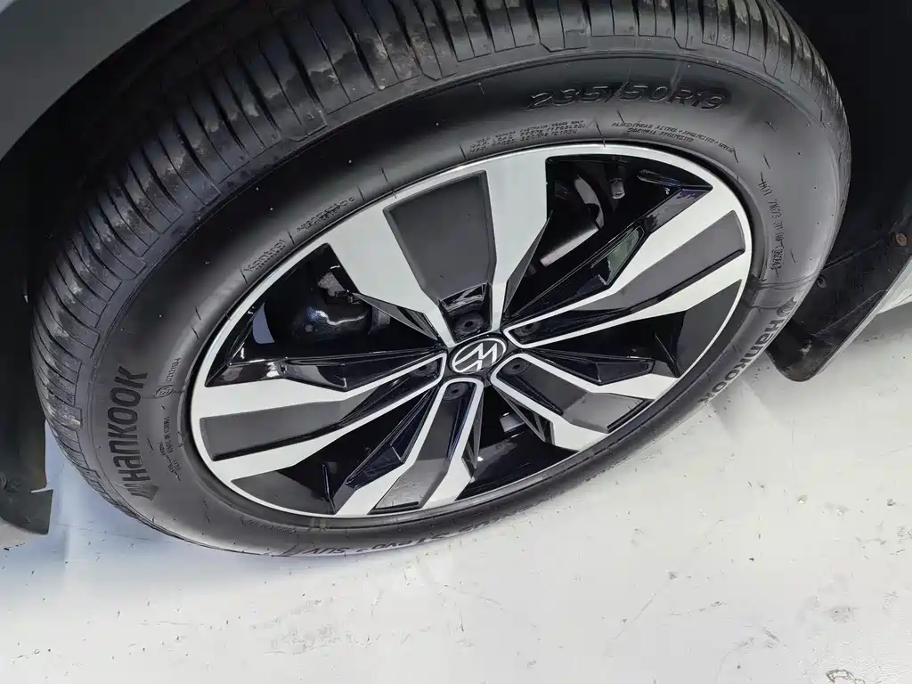 Volkswagen Tiguan L 2024
