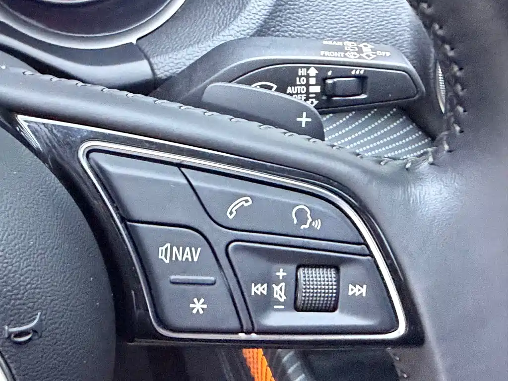 Audi Q2L 2022 — фото 12