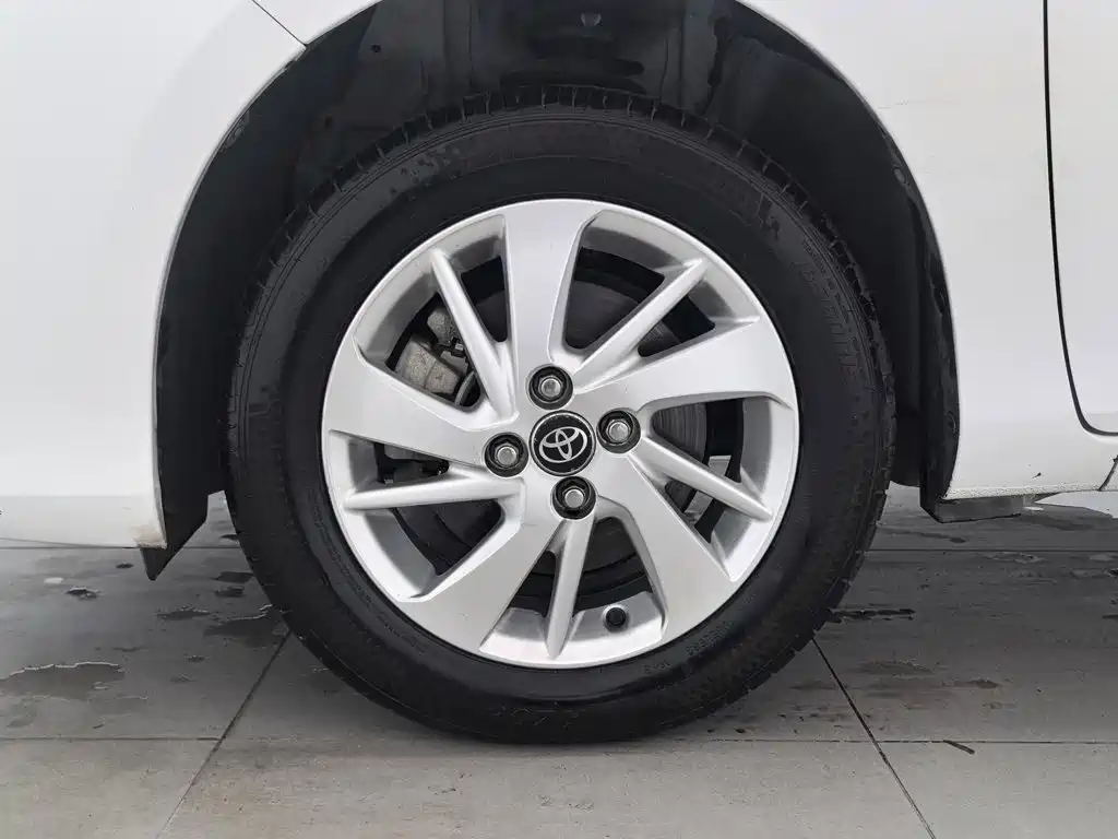 Toyota Yaris L 2019 — фото 17