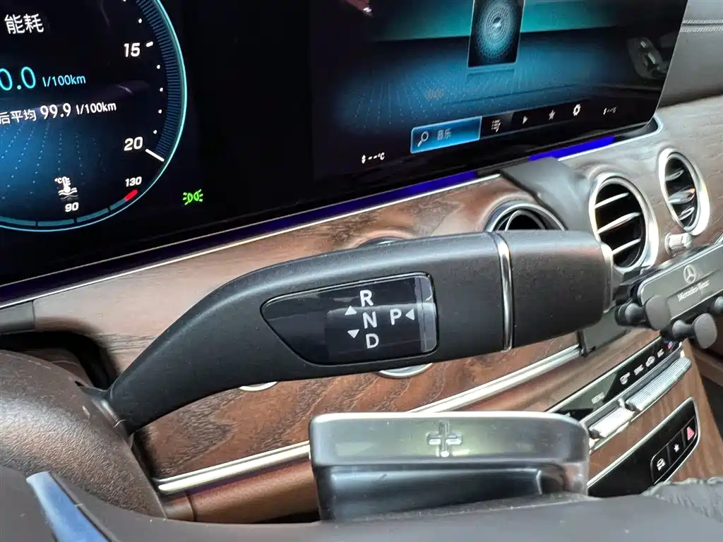 Mercedes-Benz E-Class 2023 — фото 25