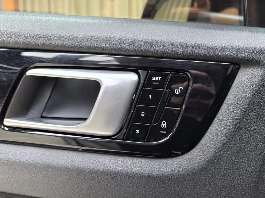 Porsche Cayenne 2019 — фото 12