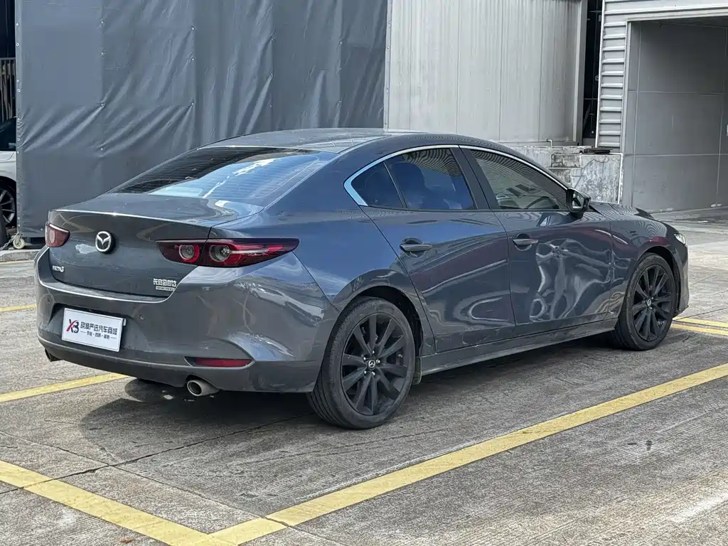 Mazda 3 Axela 2022