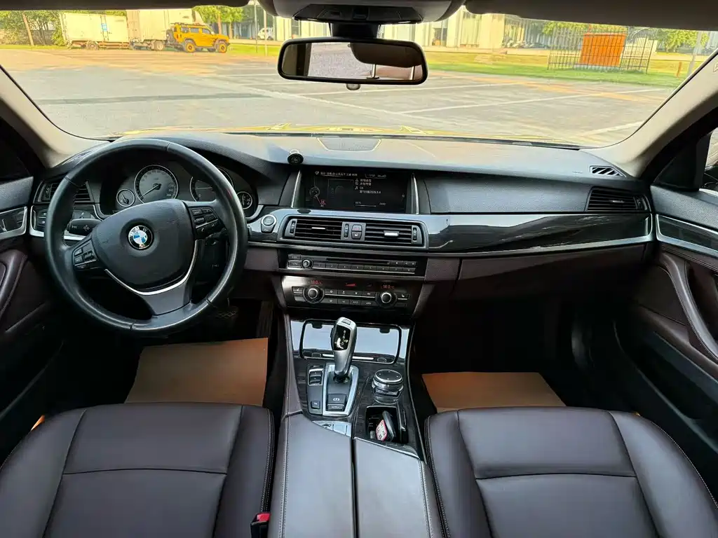BMW 5 Series 2016 — фото 6