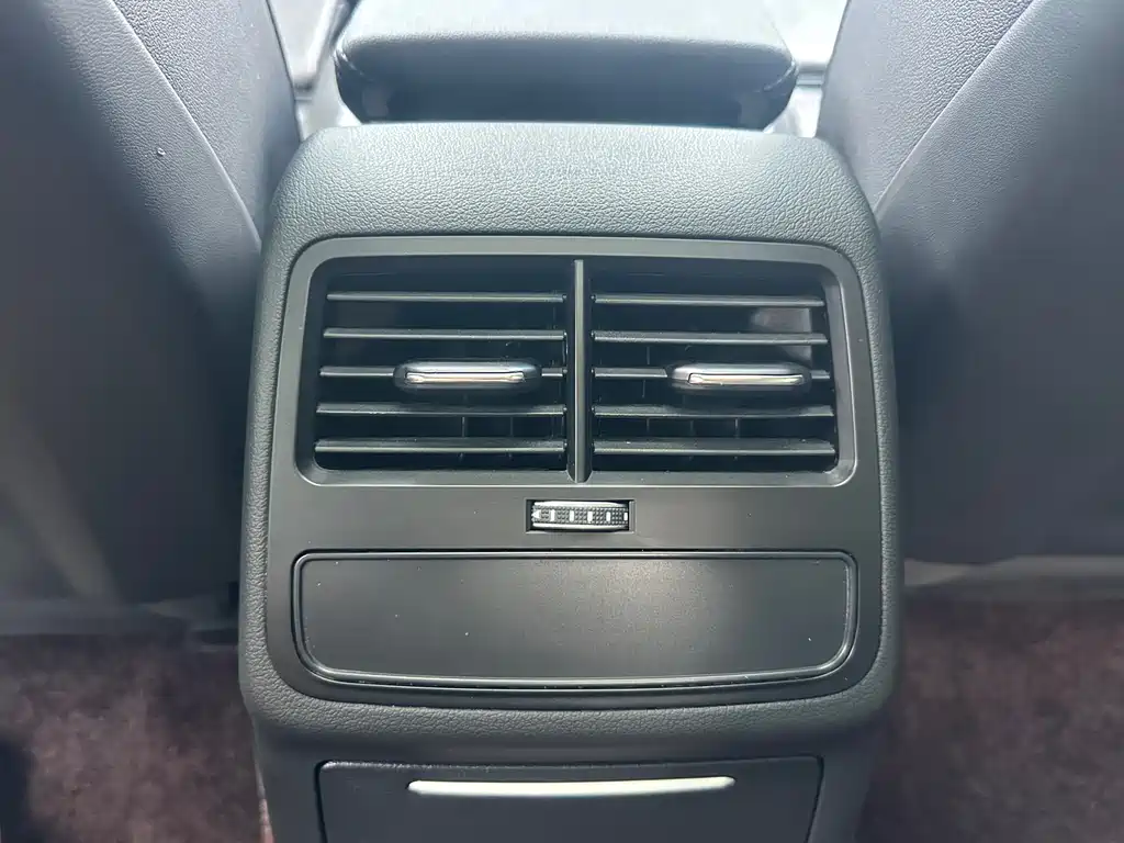 Audi A4L 2021 — фото 12