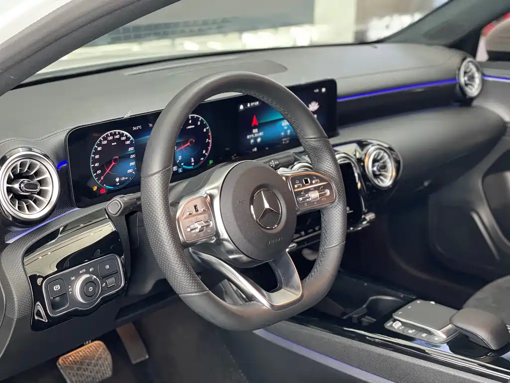 Mercedes-Benz A-Class 2023 — фото 15