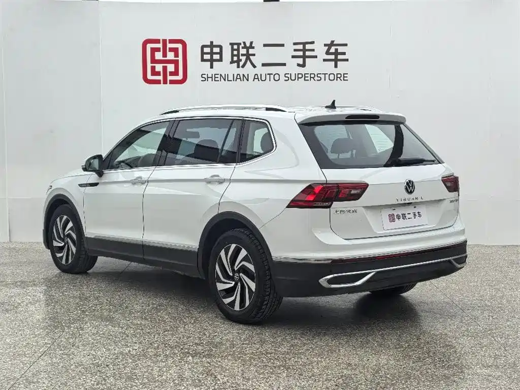 Volkswagen Tiguan L 2023 — фото 4