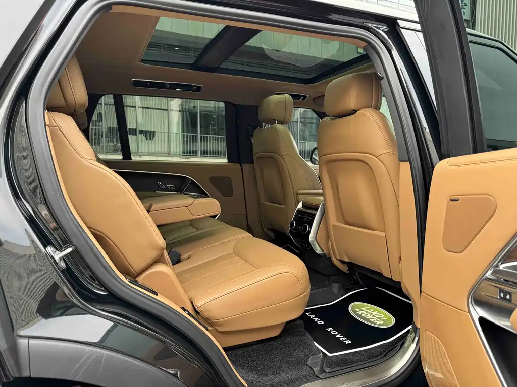 Land Rover Range Rover 2023 — фото 14