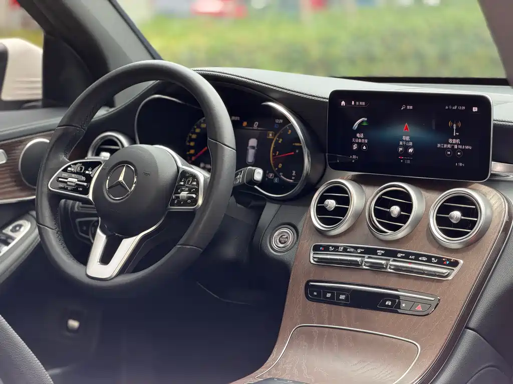 Mercedes-Benz GLC 2022 — фото 13