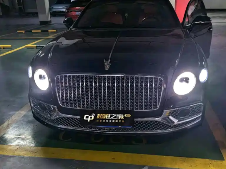 Bentley Flying Spur 2018 — фото 2