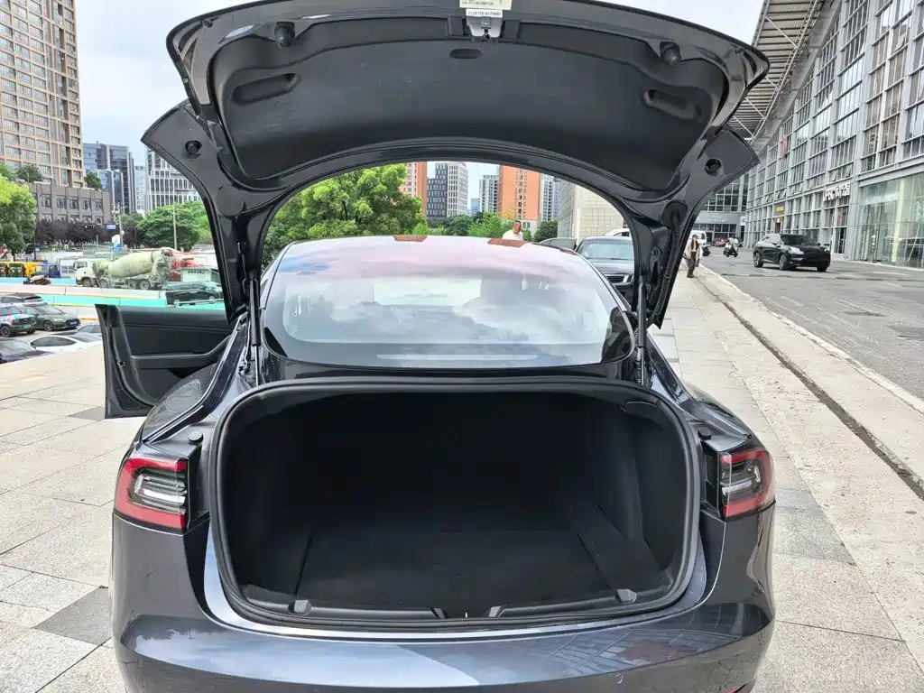 Tesla Model 3 2019 — фото 18